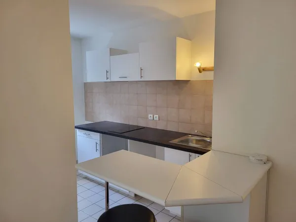 Studio 1 pièce 32 m² 