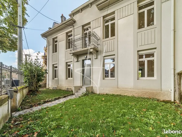 Maison 9 pièces 220 m² 