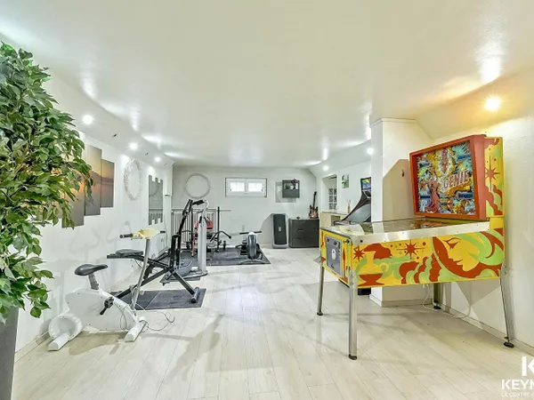 Maison de plain-pied 11 pièces 263 m² 
