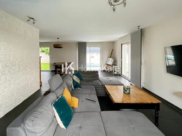 DU CALME ET L'ESPACE POUR CETTE VILLA ! 