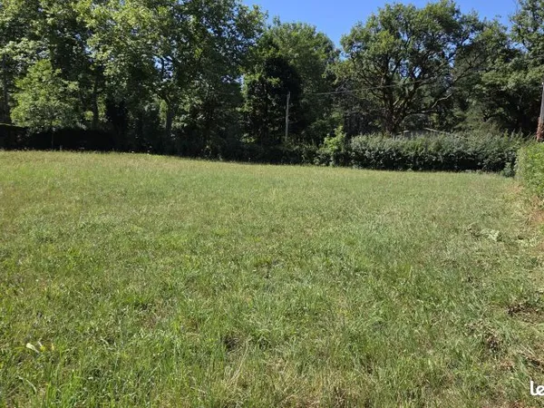 Terrain 1 460 m² Montredon Labessonnie 
