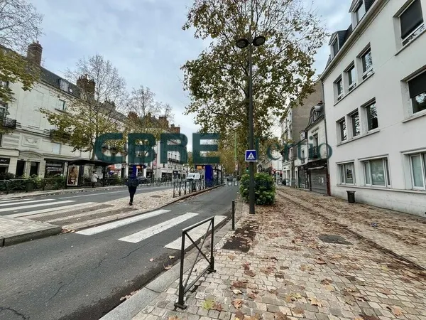 Local commercial 115 m² 