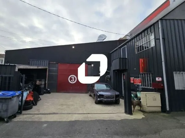 Locaux d'Activités - A VENDRE - 400 m² non divisibles 