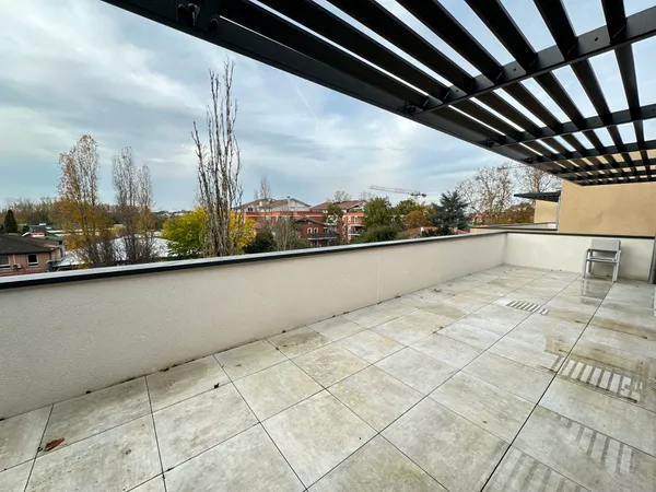 DERNIER ETAGE + GRANDE TERRASSE !! DISPO IMMEDIATE !! 