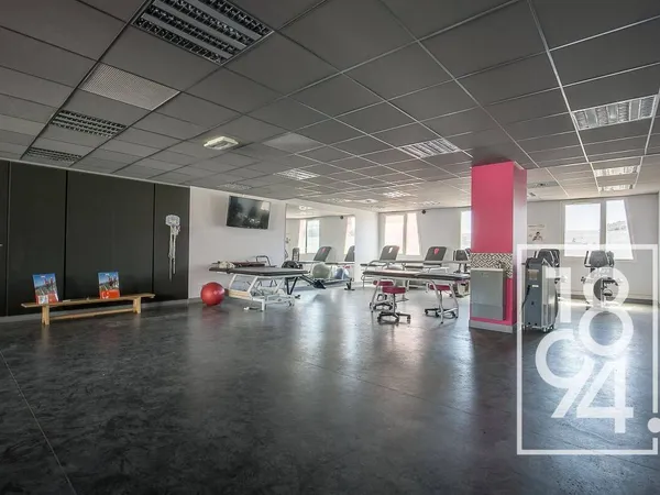Local commercial 350 m² 