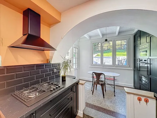 Maison 6 pièces 210 m² 