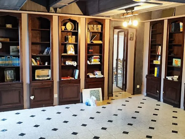 Maison 25 pièces 1150 m² 