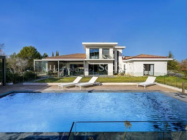 Maison 7 pièces 220 m² 