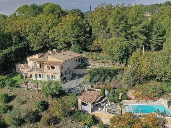 Maison 5 pièces 225 m² 