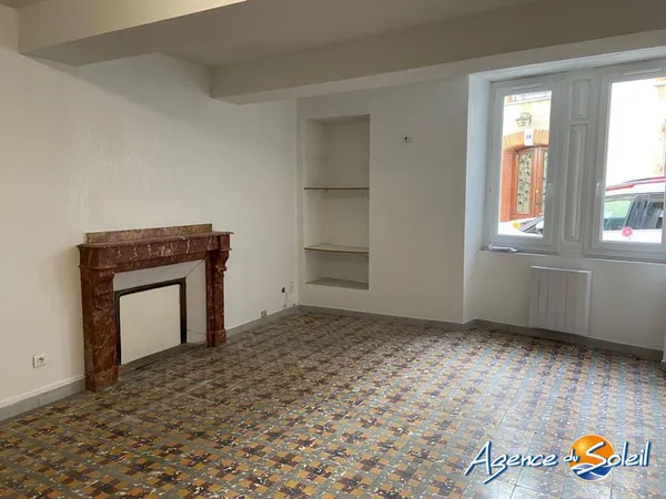 Appartement rénové de plain pied T3 avec cour 