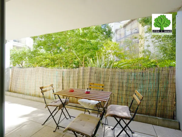 Lyon7 T2 récent avec terrasse sur jardins vendu loué rentabi 