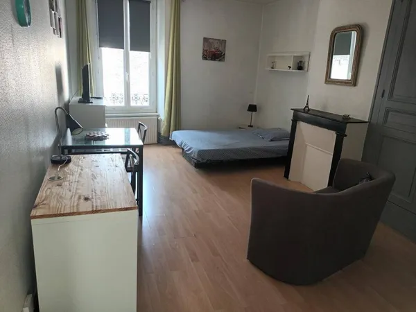 Studio 1 pièce 30 m² 