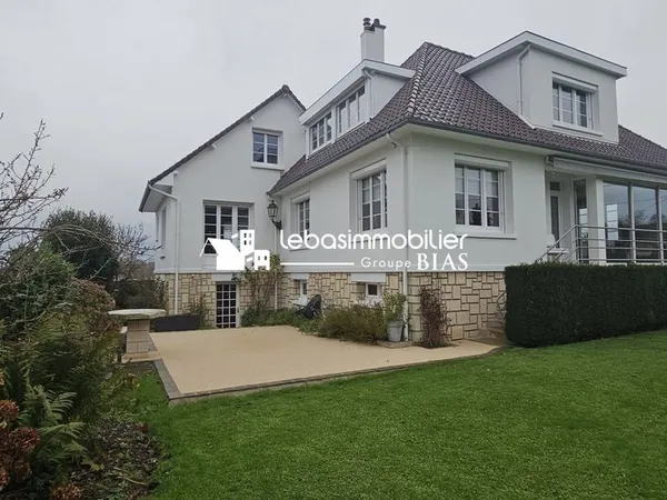 Maison 7 pièces 220 m² 