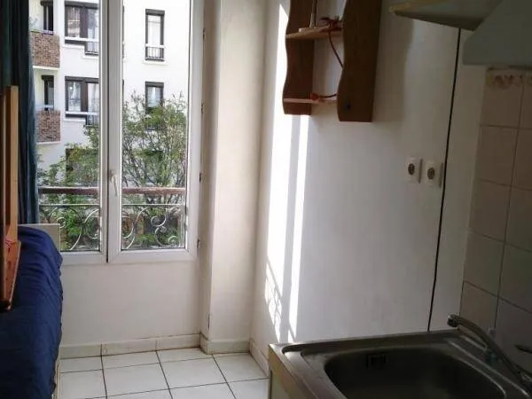 Studio 1 pièce 11 m² 
