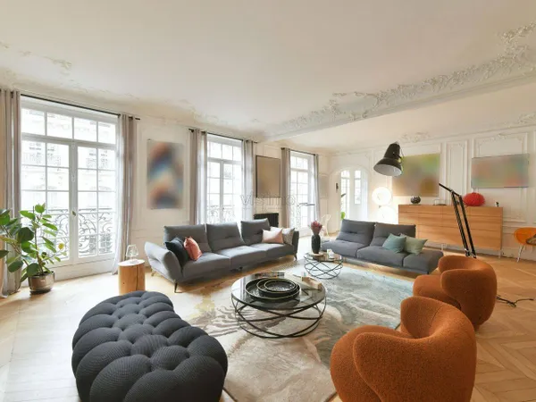 Appartement 7 pièces 247 m² 