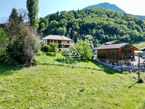 Quartier de l'Abbaye - Terrain constructible de 742 m² - Saint-Jean-d'Aulps 