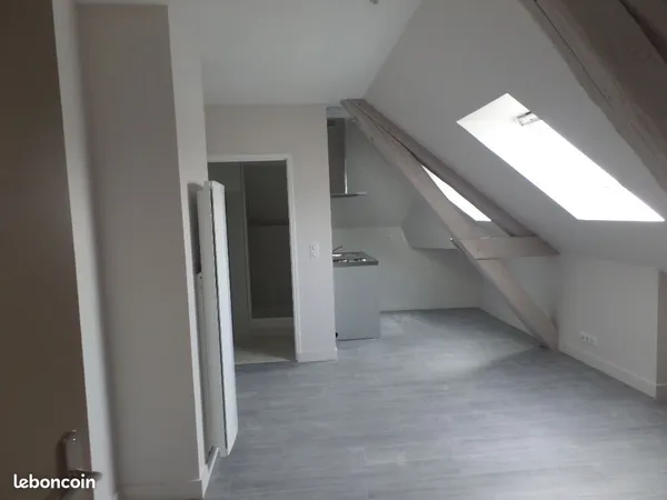 A louer T2 2 ème étage hyper centre AMBOISE 