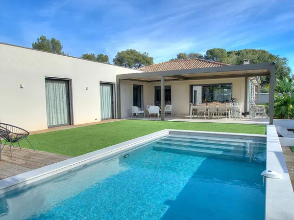 Maison de plain-pied 5 pièces 175 m² 