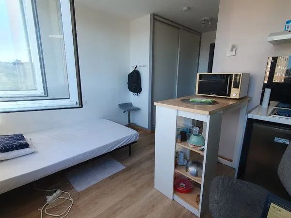 Studio toutes charges comprises 