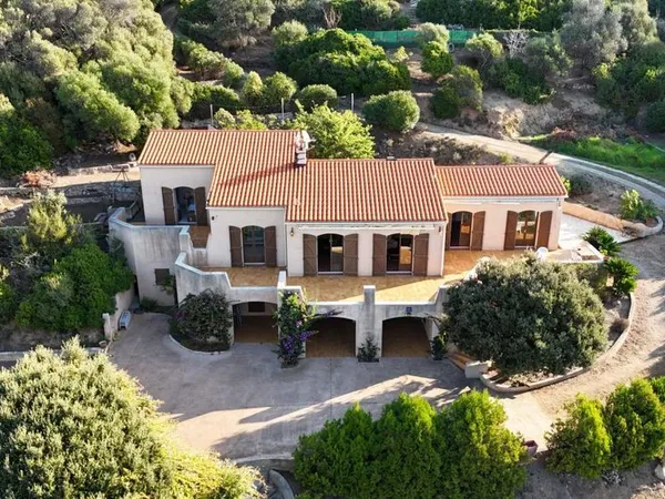 VILLA A VENDRE A SAGONE 
