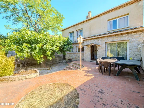 Maison 11 pièces 232 m² 