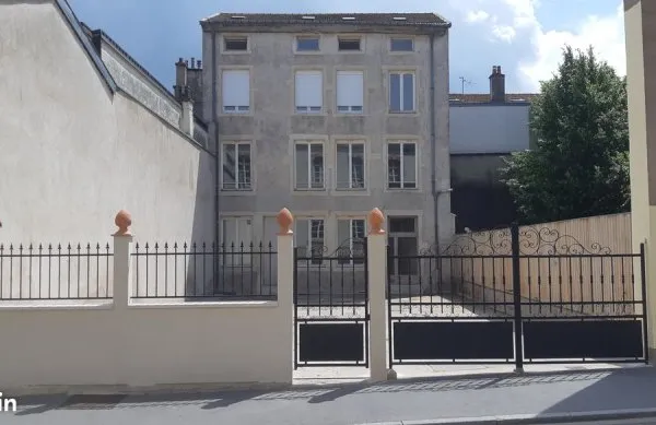 IMMEUBLE quatre lots