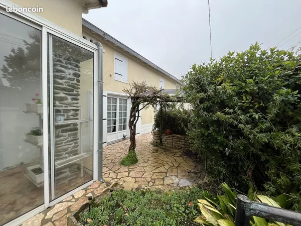 Maison 5 pièces 222 m² 