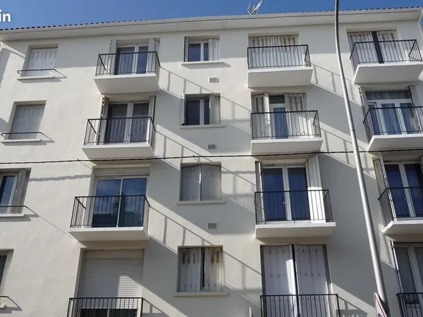 T2 TBE 44 m² Centre ville d'Angoulême avec balcon 