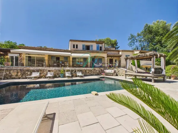 LE ROURET - RARE: SUBLIME VILLA PROVENCALE 