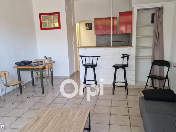 Studio 1 pièce 30 m² 