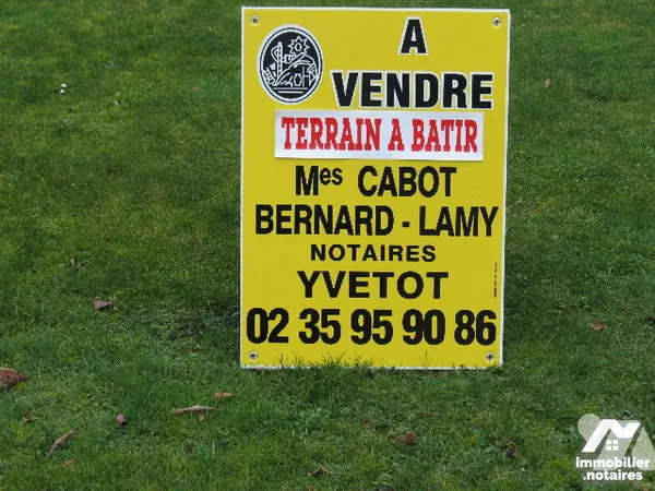 Terrain 838 m² 
