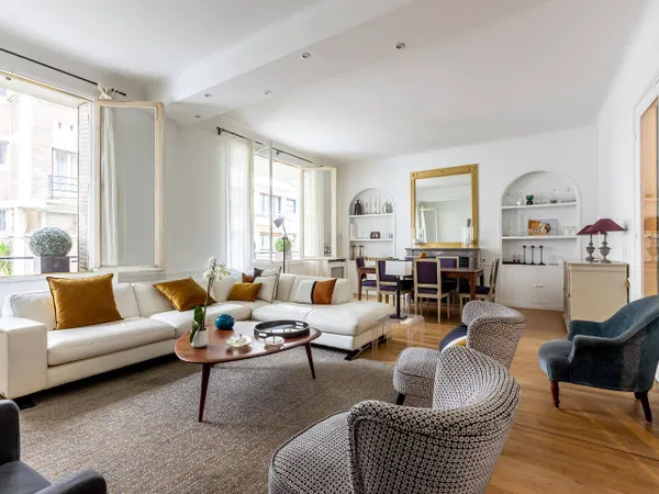 Appartement 6 pièces 148 m² 