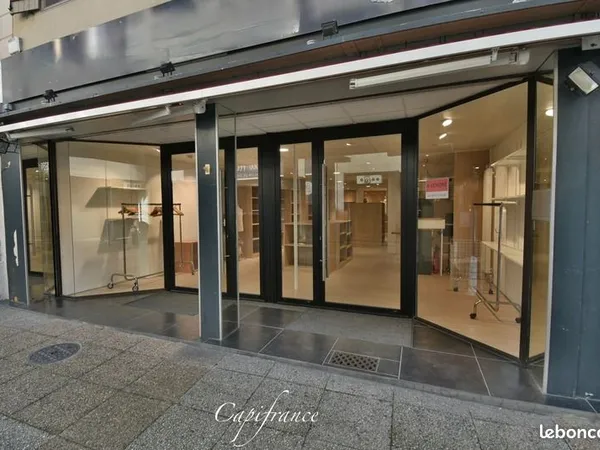 Local commercial 168 m² 