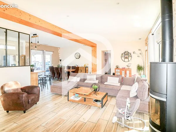 Maison 7 pièces 203 m² 