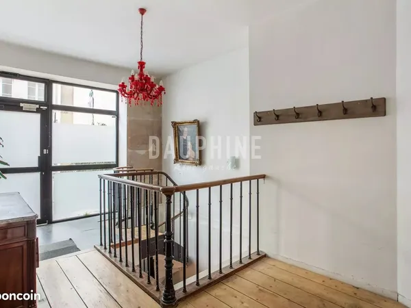 Appartement 7 pièces 197 m² 