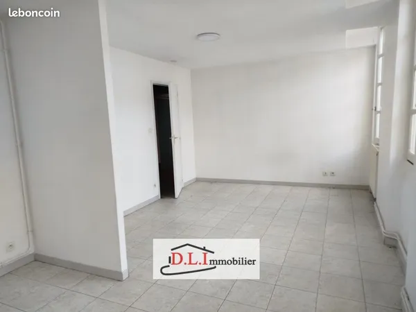 Studio 1 pièce 28 m² 