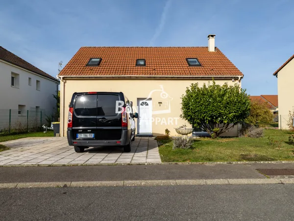 Maison individuelle 4 chambres + bureau Jardin & terrasse 