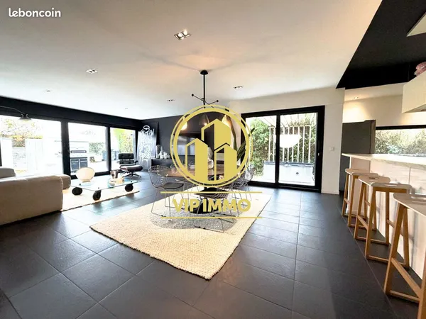 Pavillon 6 pièces 137 m² 