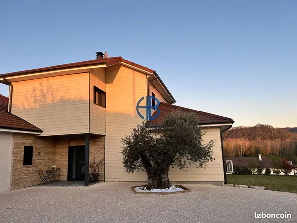 Propriété 6 pièces 250 m² 