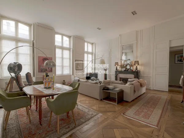 A vendre - Agence Giboire - Appartement spacieux à vendre au coeur de Rennes 