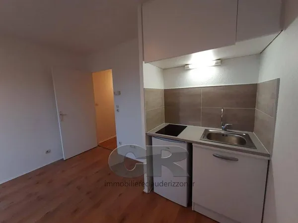 Studio 1 pièce 21 m² 