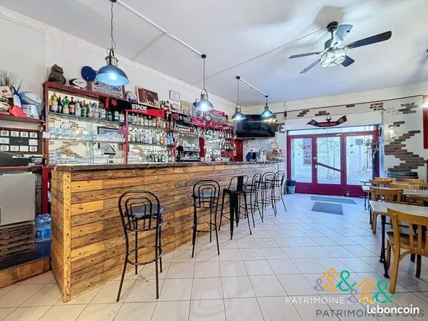 Bar, restaurant 161 m² Beaucaire