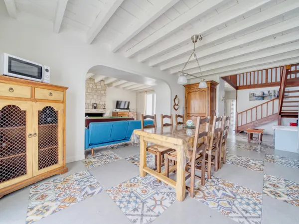 Maison 10 pièces 236 m² 