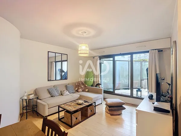 Deux pièces 45m² avec terrasse, parking, cave à Joinville le Pont 
