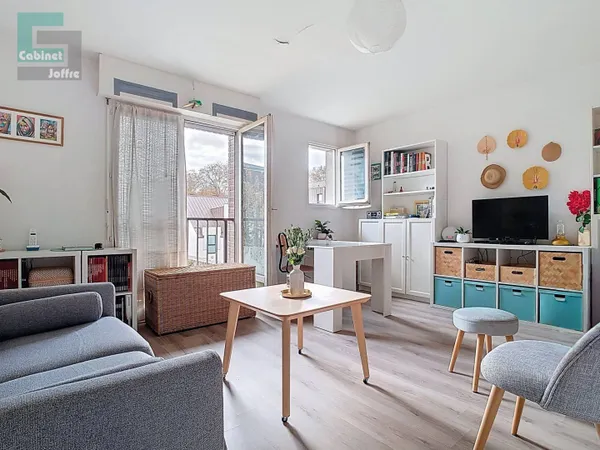 Studio 1 pièce 37 m² 