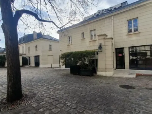 Pavillons de charme en bail d'un an 