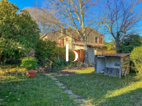 Mas provençal 5 pièces 140 m² 