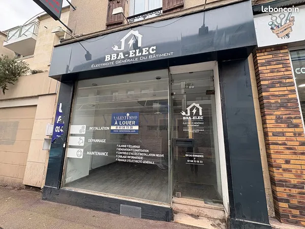 Local 42 m² NEUILLY PLAISANCE 