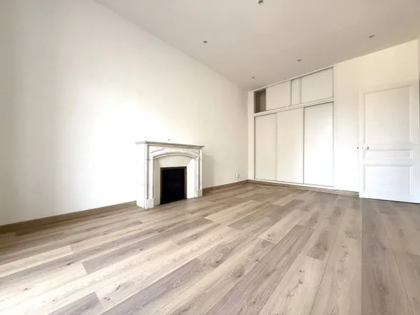 Studio 1 pièce 33 m² 