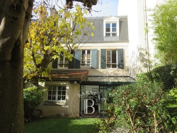 Maison 5 chambres avec jardin au pied du métro 